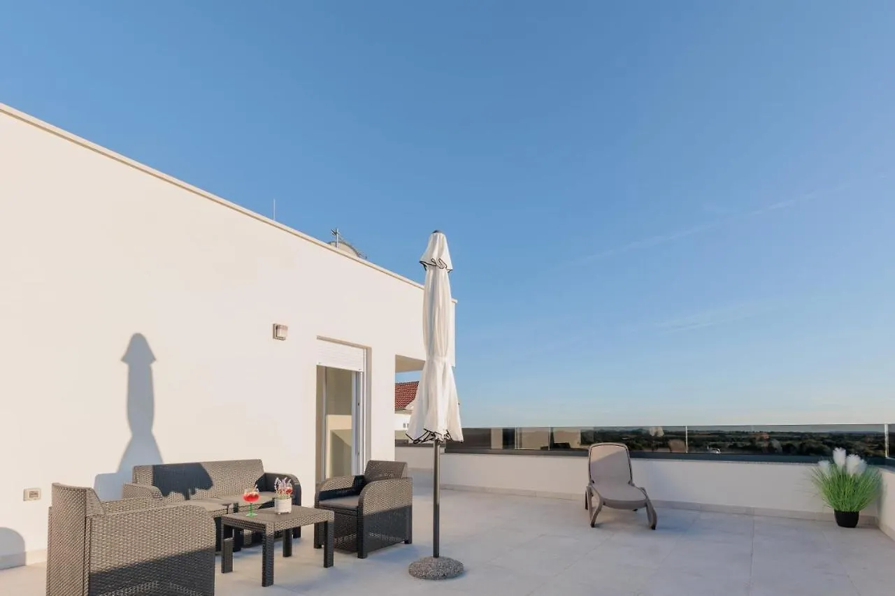 Villa Mara Vrsi 0*,