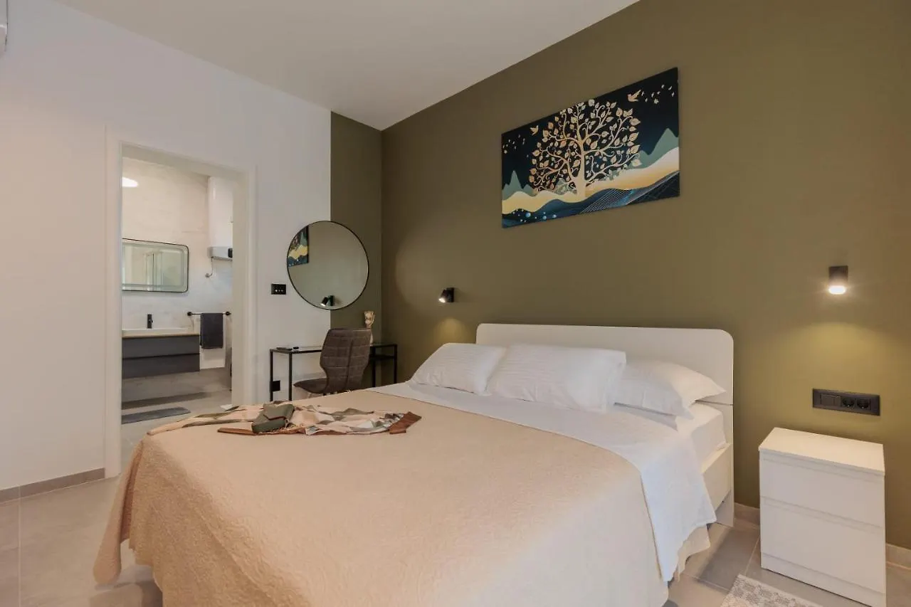 Villa Mara Vrsi 0*,