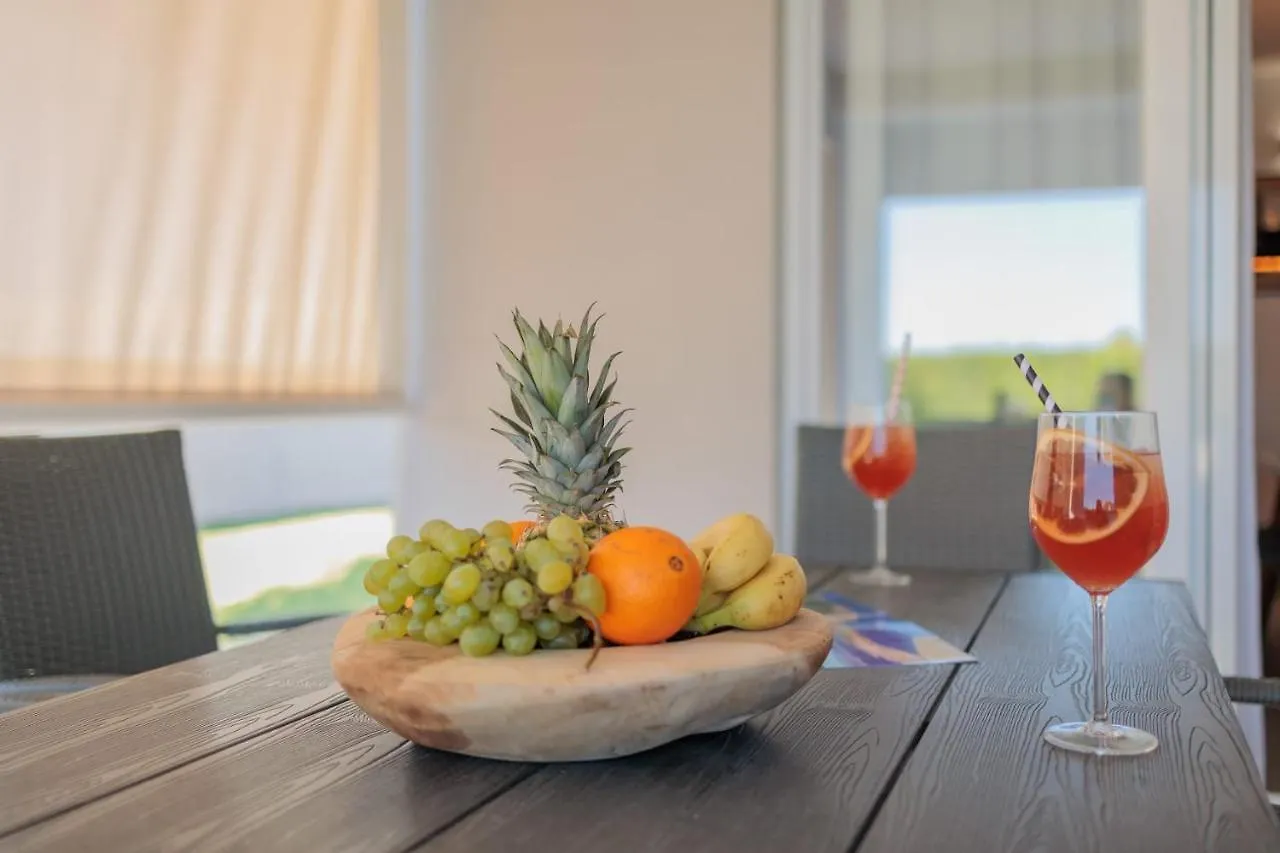 Villa Mara Vrsi 0*,