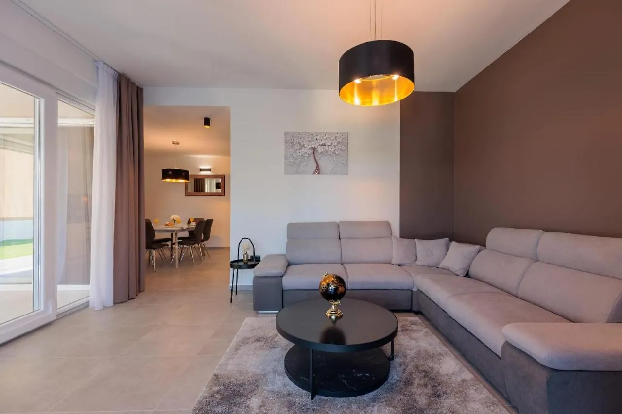 Villa Mara Vrsi 0*,  Croatia